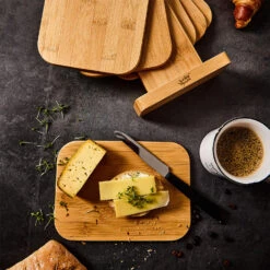 6er-Set Bambus-Frühstücksbrett Mit Ständer 22 X 0,9 X 16 Cm (BxHxT) Pflegeleicht 13 6er-Set Bambus-Frühstücksbrett Mit Ständer 22 X 0,9 X 16 Cm (BxHxT) Pflegeleicht -Klarstein Verkaufsgeschäft 10038024 yy 0005 logo